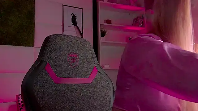 Snapshot of AdeleCartier chatting on 03-03-25, 12:26 AdeleCartier online show from 03-03-25, 12:26