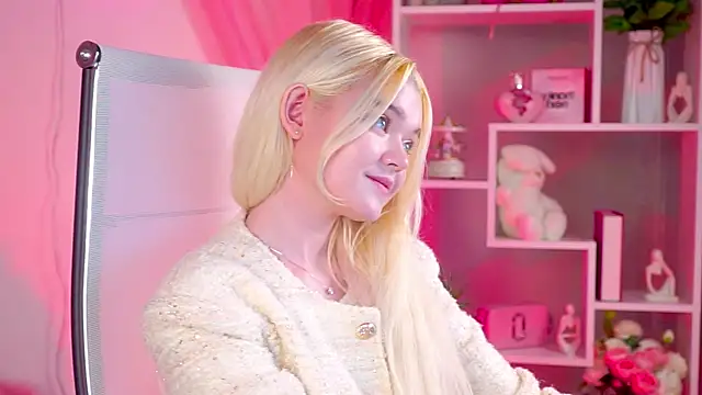 Snapshot of AdeleCartier chatting on 04-13-26, 02:50 AdeleCartier online show from 04-13-26, 02:50