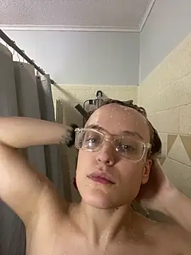 Snapshot of grassXass420 chatting on 02-21-26, 08:32 grassXass420 online show from 02-21-26, 08:32