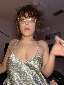 Snapshot of grassXass420 chatting on 05-13-26, 04:54 grassXass420 online show from 05-13-26, 04:54