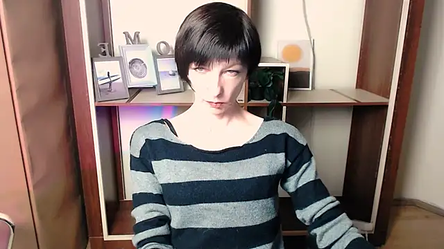  AngeliaFlow  online show from 11-13-25, 08:13