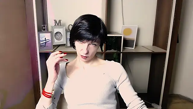  AngeliaFlow  online show from 12-17-25, 06:52