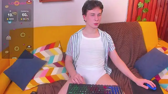 AdrianoAubert online show from 10-31-25, 03:35