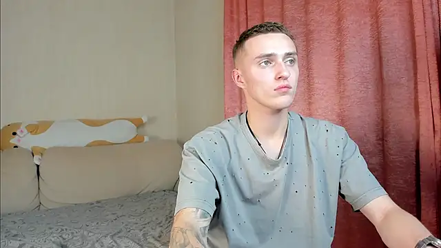 crazybottom99 online show from 10-28-25, 06:21