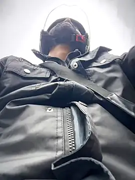 Snapshot of Rishwithr chatting on 02-08-26, 01:53 Rishwithr online show from 02-08-26, 01:53