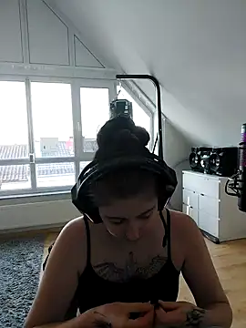 Gamergirl-Linela online show from 03-05-25, 03:29