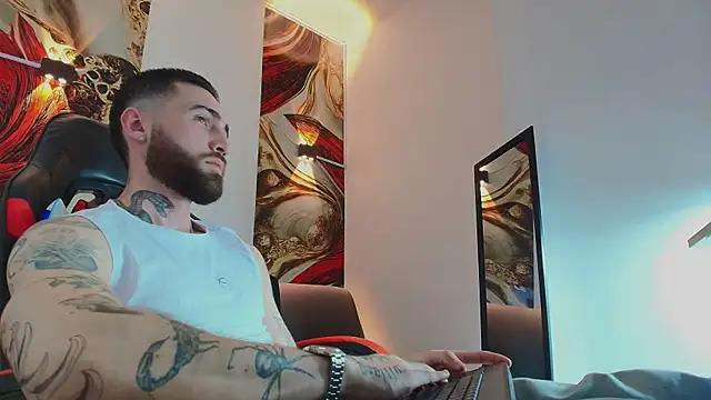 Luke davis01 online show from 11-12-25, 01:11