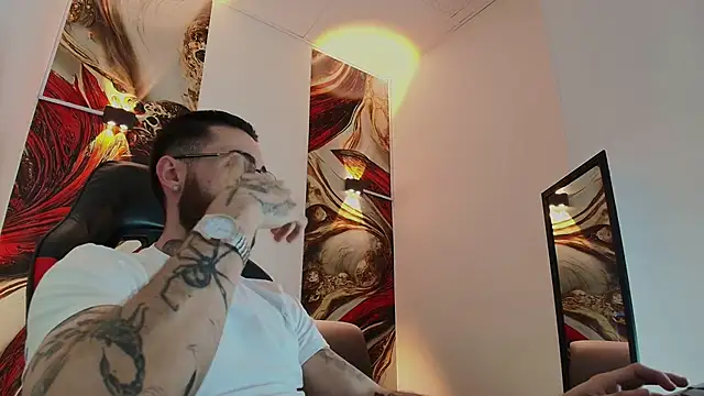 Luke davis01 online show from 11-29-25, 01:03