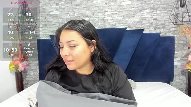 Sophia Brunett online show from 12-02-25, 11:59