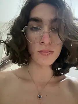 Snapshot of stormmart18 chatting on 11-28-25, 01:30 stormmart18 online show from 11-28-25, 01:30