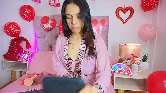 Skye Moore online show from 02-14-26, 07:21