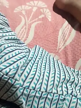 Snapshot of simrun70 chatting on 09-28-25, 11:54 simrun70 online show from 09-28-25, 11:54