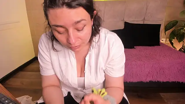  michonne  online show from 04-24-26, 10:45