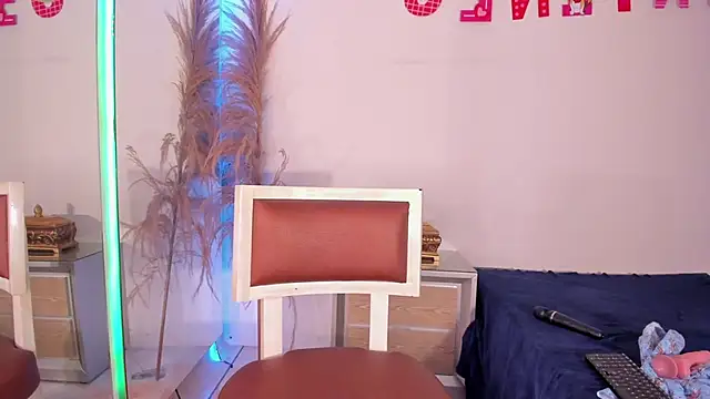 Snapshot of kassandra_Lara chatting on 02-20-25, 02:07 kassandra Lara online show from 02-20-25, 02:07