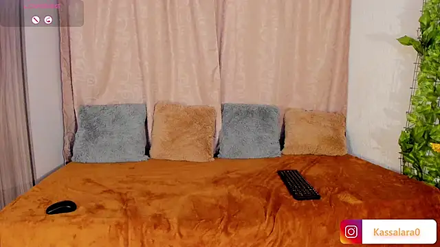 Snapshot of kassandra_Lara chatting on 09-12-25, 01:22 kassandra Lara online show from 09-12-25, 01:22