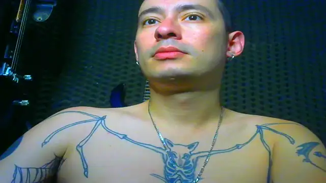 Snapshot of vampireathome chatting on 03-15-25, 08:10 vampireathome online show from 03-15-25, 08:10