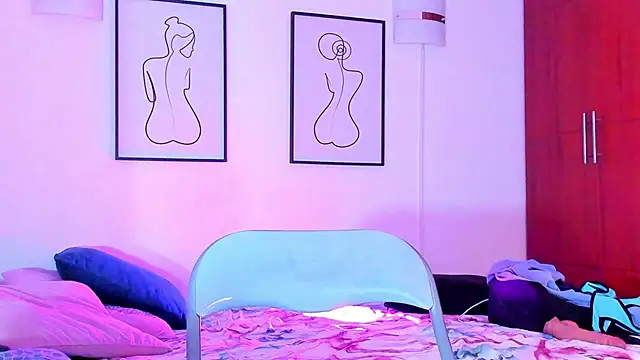 Snapshot of Tatianaa@xh chatting on 02-10-25, 05:19 Tatianaaxh online show from 02-10-25, 05:19