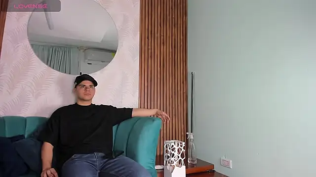 Sebastian Phoenix online show from 02-20-25, 11:53