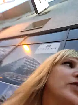 Snapshot of Sexybiene969 chatting on 09-24-25, 04:21 Sexybiene969 online show from 09-24-25, 04:21