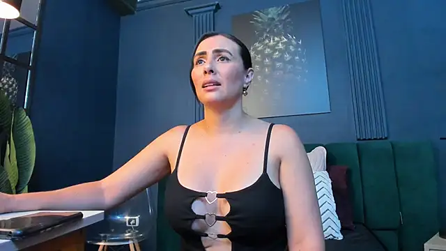 scarlet edwars online show from 04-06-26, 06:31