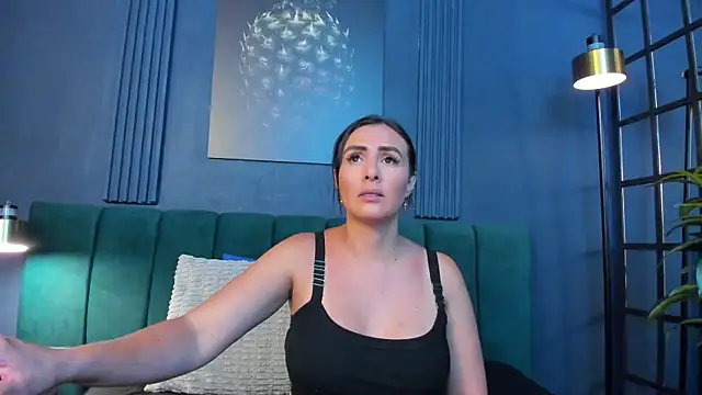 scarlet edwars online show from 04-22-26, 07:15