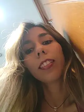 Snapshot of Alicee10 chatting on 02-04-26, 06:14 Alicee10 online show from 02-04-26, 06:14