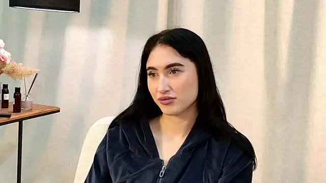 Snapshot of LynnaHandley chatting on 02-07-25, 12:50 LynnaHandley online show from 02-07-25, 12:50