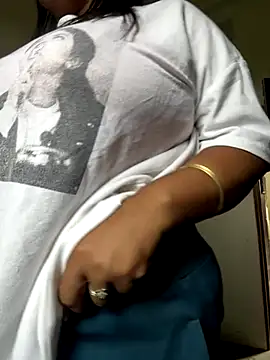 Snapshot of sinnerlady chatting on 11-01-25, 04:25 sinnerlady online show from 11-01-25, 04:25