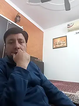 Snapshot of innocentboy1987 chatting on 02-28-25, 03:48 innocentboy1987 online show from 02-28-25, 03:48