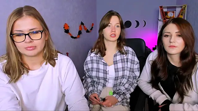 Snapshot of catherine_kitty chatting on 10-29-25, 08:10 catherine kitty online show from 10-29-25, 08:10