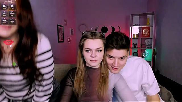 Snapshot of catherine_kitty chatting on 11-23-25, 08:19 catherine kitty online show from 11-23-25, 08:19