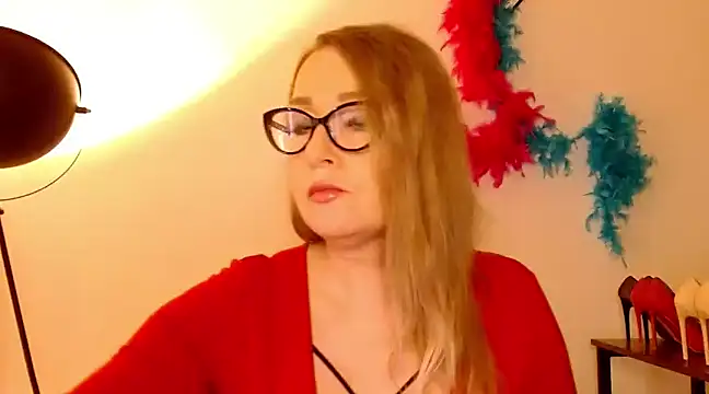 Snapshot of leaxSTAR chatting on 02-18-25, 11:11 leaxSTAR online show from 02-18-25, 11:11