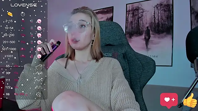 Snapshot of PhilippaAdamas chatting on 02-20-25, 05:44 PhilippaAdamas online show from 02-20-25, 05:44