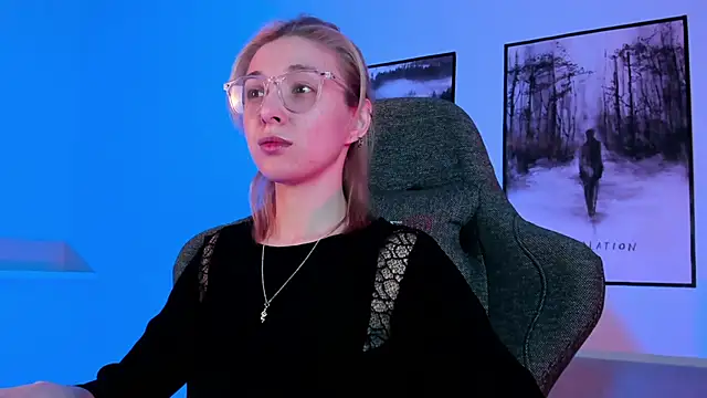 Snapshot of PhilippaAdamas chatting on 03-06-25, 02:41 PhilippaAdamas online show from 03-06-25, 02:41