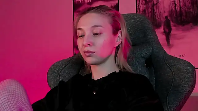 Snapshot of PhilippaAdamas chatting on 03-07-25, 08:45 PhilippaAdamas online show from 03-07-25, 08:45