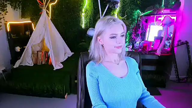 LeonaStane online show from 02-13-25, 05:11