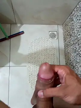 Snapshot of garoto-pirocudo chatting on 03-18-25, 03:09 garoto-pirocudo online show from 03-18-25, 03:09