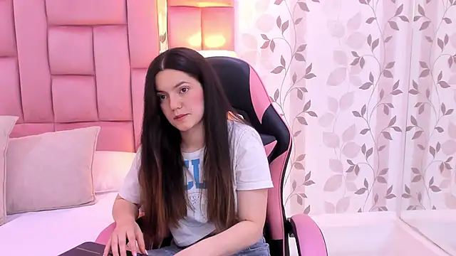 ArianaFranco online show from 12-13-25, 09:53