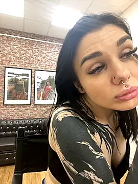 Snapshot of MaeveMoon chatting on 09-14-25, 03:55 MaeveMoon online show from 09-14-25, 03:55