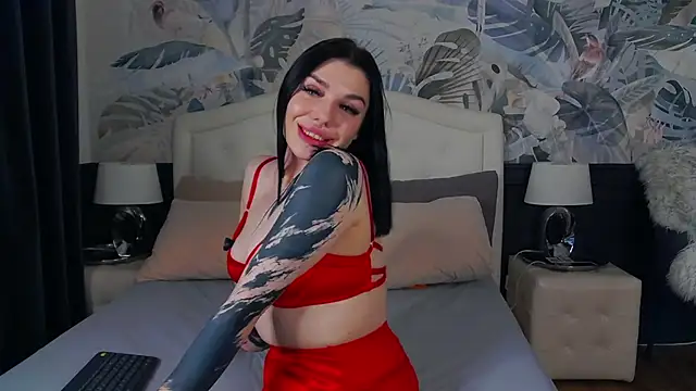 Snapshot of MaeveMoon chatting on 10-05-25, 04:16 MaeveMoon online show from 10-05-25, 04:16