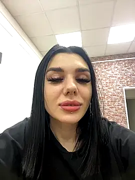 Snapshot of MaeveMoon chatting on 10-19-25, 05:57 MaeveMoon online show from 10-19-25, 05:57