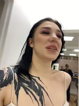 Snapshot of MaeveMoon chatting on 11-29-25, 05:38 MaeveMoon online show from 11-29-25, 05:38