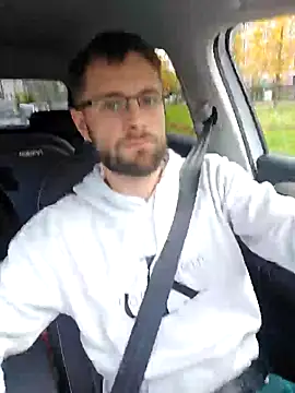 ademandjulia online show from 10-28-25, 03:25