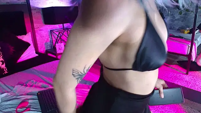 Snapshot of Hellen_Hell_ chatting on 03-13-25, 07:39 Hellen Hell online show from 03-13-25, 07:39