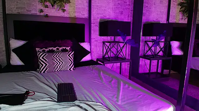 Snapshot of Hellen_Hell_ chatting on 03-20-25, 10:07 Hellen Hell online show from 03-20-25, 10:07