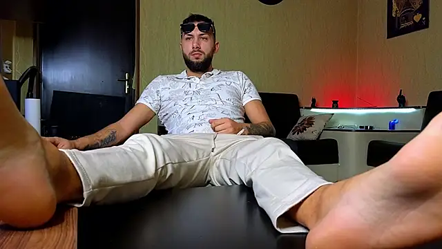 JamieNoxus online show from 10-15-25, 05:18