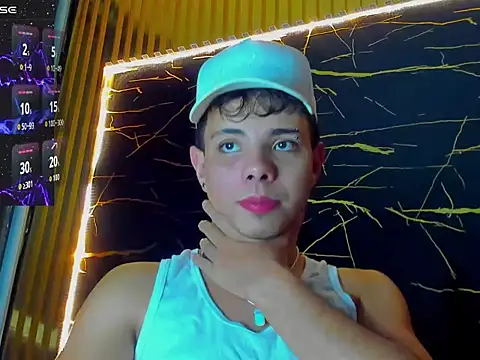 Snapshot of Alessandro_1610 chatting on 05-15-26, 03:35 Alessandro 1610 online show from 05-15-26, 03:35