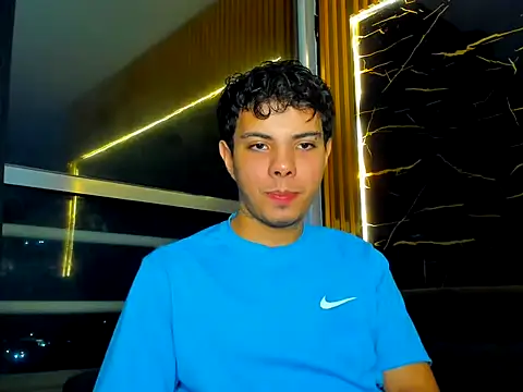 Snapshot of Alessandro_1610 chatting on 06-16-26, 03:09 Alessandro 1610 online show from 06-16-26, 03:09