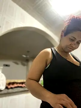 Carola-Ross online show from 10-17-25, 06:43