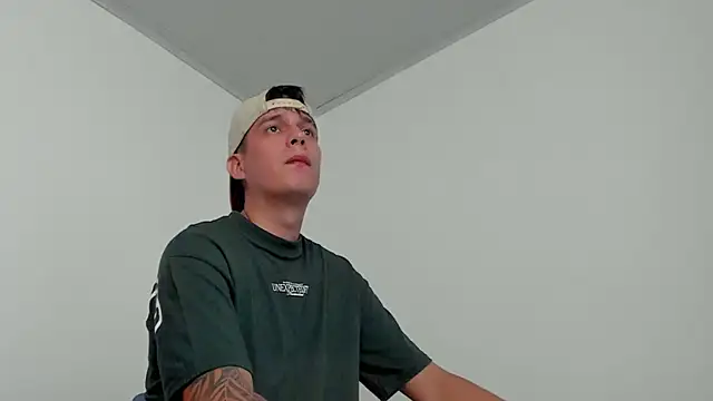 hugosan12 online show from 02-15-25, 03:06